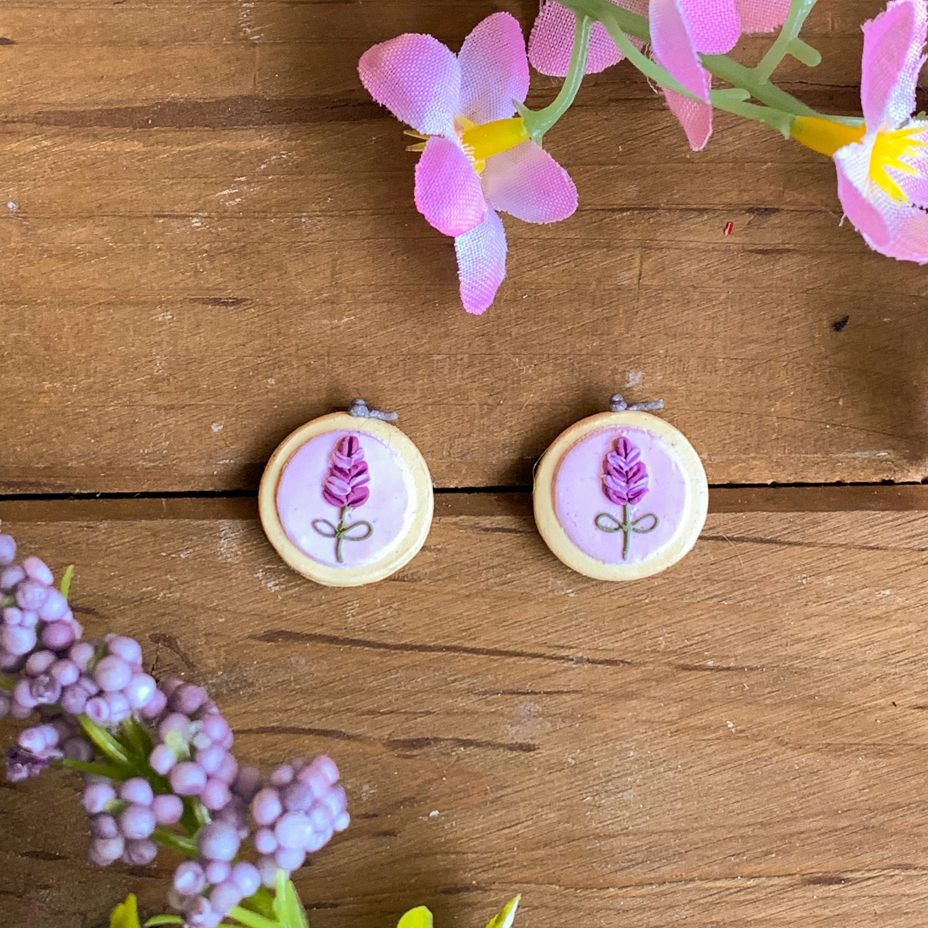 Miniature Embroidery Hoop Studs (Lavender)