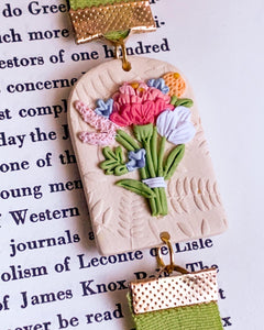 Bouquet Elastic Bookmark